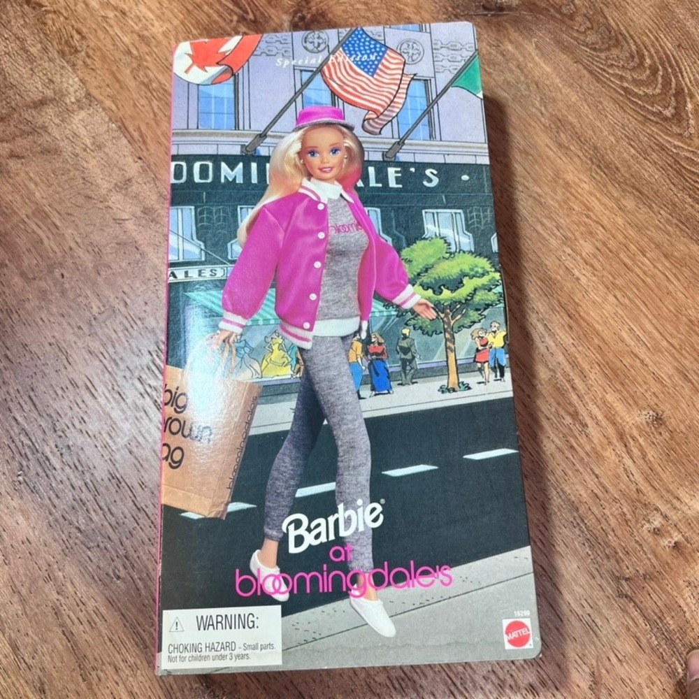 VTG Mattel Barbie at Bloomingdales Doll OS Pink 1996 Special Edition 16290 FLAW - Picture 6 of 7